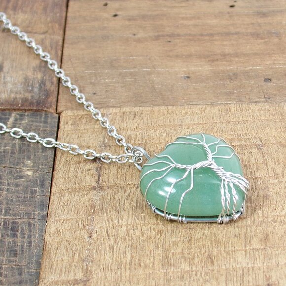 Tree of life heart pendant necklace with green aventurine stone wire wrapped - Picture 4 of 11